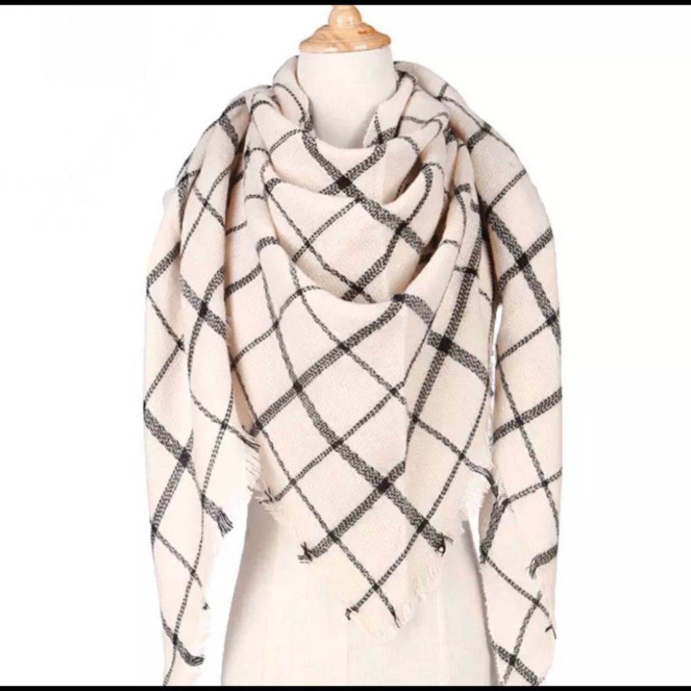 Scarfs - Picture 4 of 7
